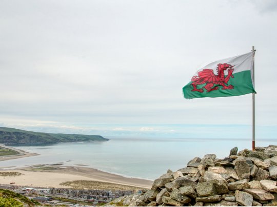 The Welsh Flag Viewpoint over Barmouth Banner